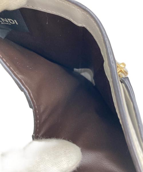 FENDI（フェンディ）FENDI (フェンディ) 2つ折り財布 ホワイトの古着・服飾アイテム