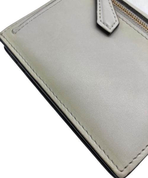 FENDI（フェンディ）FENDI (フェンディ) 2つ折り財布 ホワイトの古着・服飾アイテム