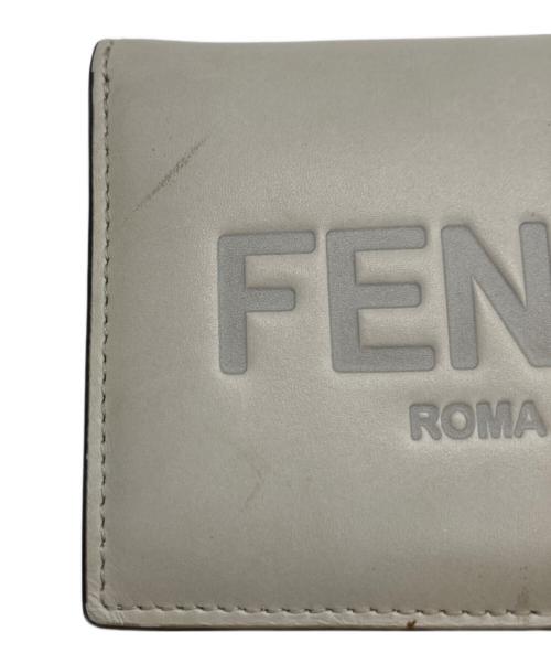 FENDI（フェンディ）FENDI (フェンディ) 2つ折り財布 ホワイトの古着・服飾アイテム