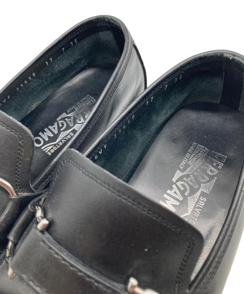Salvatore Ferragamo（サルヴァトーレ フェラガモ）Salvatore Ferragamo (サルヴァトーレ フェラガモ) ローファー ブラック サイズ:7の古着・服飾アイテム