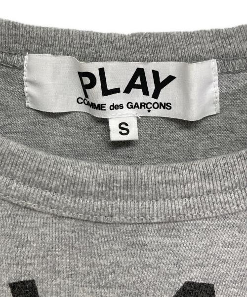PLAY COMME des GARCONS（プレイコムデギャルソン）PLAY COMME des GARCONS (プレイ コムデギャルソン) バックロゴハートTシャツ グレー サイズ:Sの古着・服飾アイテム