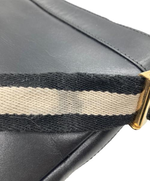 GUCCI（グッチ）GUCCI (グッチ) ショルダーバッグ ブラックの古着・服飾アイテム