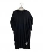 MM6 Maison Margielaエムエムシックスメゾンマルジェラ）の古着「ロゴプリント半袖ワンピース」｜ブラック