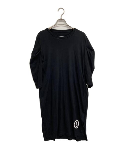 MM6 Maison Margiela（エムエムシックスメゾンマルジェラ）MM6 Maison Margiela (エムエムシックスメゾンマルジェラ) ロゴプリント半袖ワンピース ブラック サイズ:XSの古着・服飾アイテム