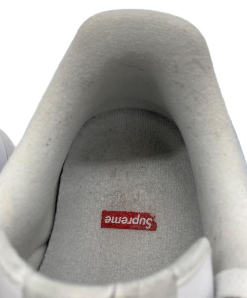 NIKE（ナイキ）NIKE (ナイキ) Supreme (シュプリーム) Supreme × Nike Air Force 1 Low ホワイト サイズ:２８．５の古着・服飾アイテム