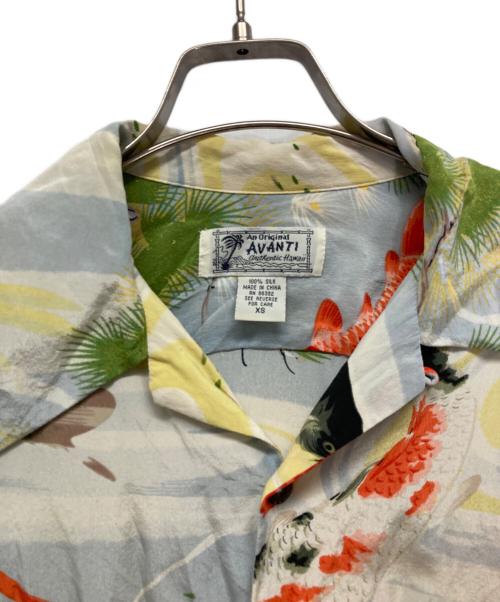 AVANTI（アヴァンティ）AVANTI (アヴァンティ) 鯉柄アロハシャツ ホワイト サイズ:XSの古着・服飾アイテム