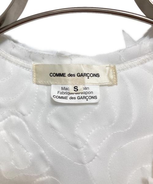 COMME des GARCONS（コムデギャルソン）COMME des GARCONS (コムデギャルソン) 花装飾ノースリーブカットソー ホワイト サイズ:Sの古着・服飾アイテム