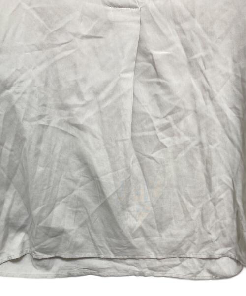 INDIVI（インディヴィ）INDIVI (インディヴィ) キーネック6分袖ブラウス グレー サイズ:38の古着・服飾アイテム