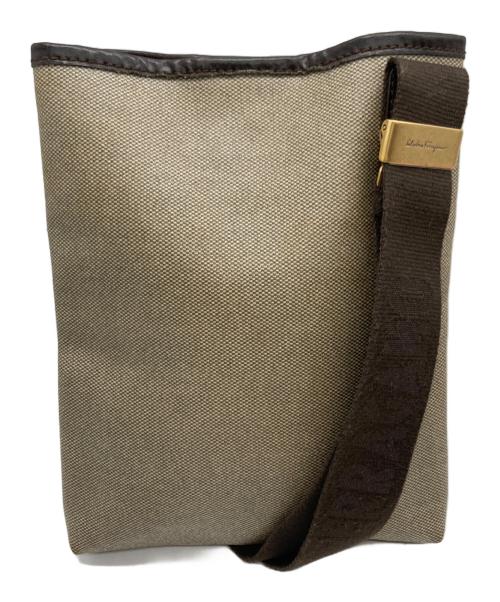 Salvatore Ferragamo（サルヴァトーレ フェラガモ）Salvatore Ferragamo (サルヴァトーレ フェラガモ) ショルダーバッグ ベージュの古着・服飾アイテム