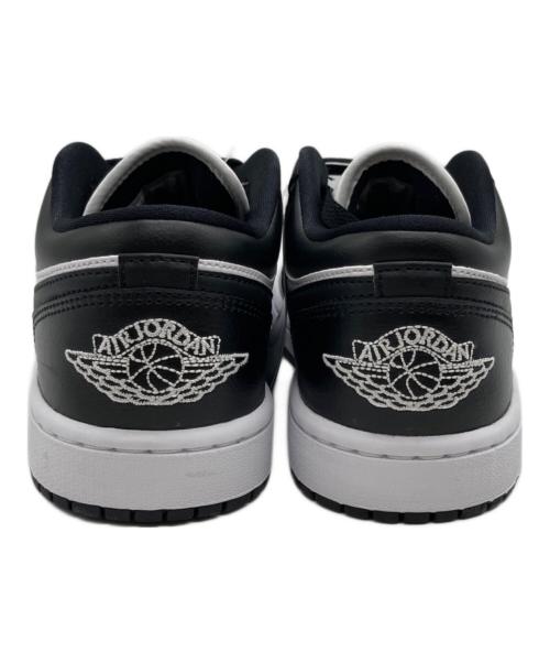 NIKE（ナイキ）NIKE (ナイキ) スニーカー ホワイト×ブラック サイズ:24.5の古着・服飾アイテム