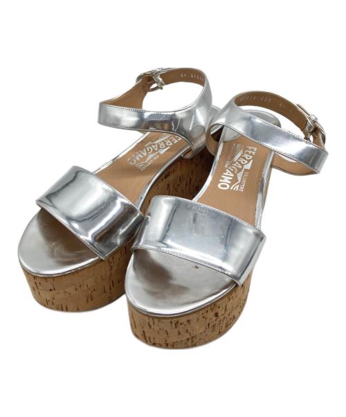 Salvatore Ferragamo（サルヴァトーレ フェラガモ）Salvatore Ferragamo (サルヴァトーレ フェラガモ) ウェッジソールサンダル シルバー サイズ:6.5の古着・服飾アイテム