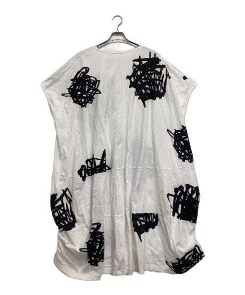MOYURU（モユル）MOYURU (モユル) デザインワンピース ホワイト サイズ:MLの古着・服飾アイテム