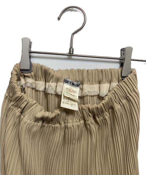 ISSEY MIYAKE（イッセイミヤケ）ISSEY MIYAKE (イッセイミヤケ) プリーツスカート ベージュ サイズ:Mの古着・服飾アイテム