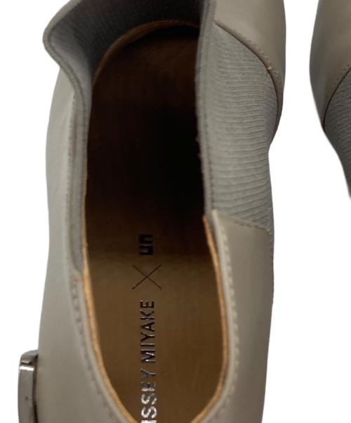 ISSEY MIYAKE（イッセイミヤケ）ISSEY MIYAKE (イッセイミヤケ) UNITED NUDE (ユナイテッドヌード) ブーティ ベージュ サイズ:38の古着・服飾アイテム