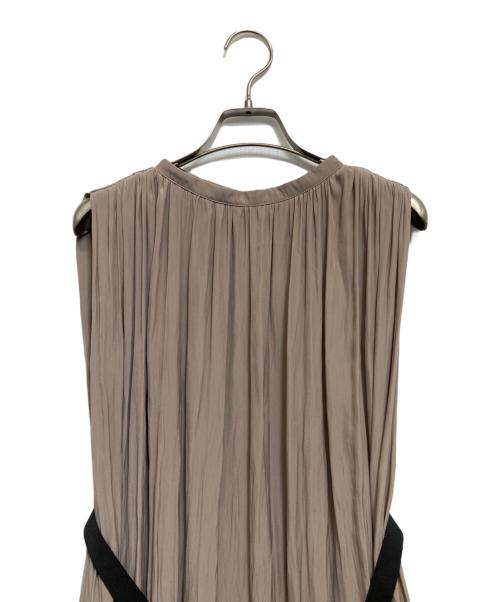 VERMEIL par iena（ヴェルメイユ パー イエナ）VERMEIL par iena (ヴェルメイユ パー イエナ) ベルテッドノースリーブワンピース ベージュ サイズ:1の古着・服飾アイテム