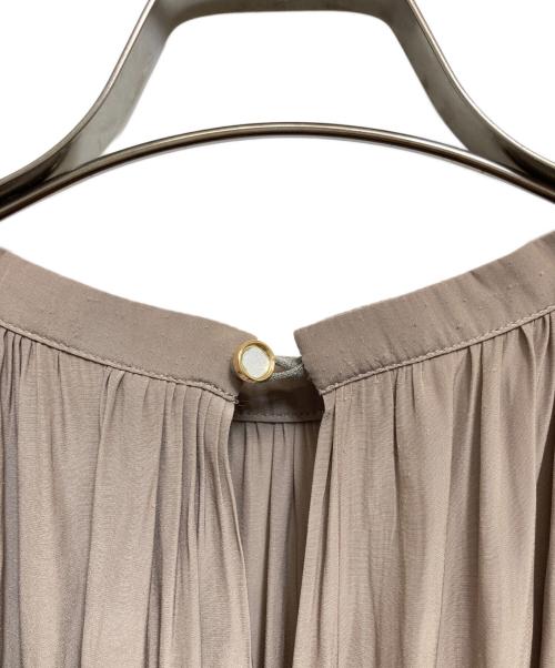 VERMEIL par iena（ヴェルメイユ パー イエナ）VERMEIL par iena (ヴェルメイユ パー イエナ) ベルテッドノースリーブワンピース ベージュ サイズ:1の古着・服飾アイテム