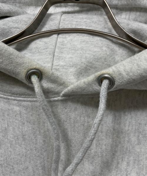 Champion REVERSE WEAVE（チャンピオン リバース ウィーブ）Champion REVERSE WEAVE (チャンピオン リバース ウィーブ) MoMA (モマ) パーカー グレー サイズ:Mの古着・服飾アイテム