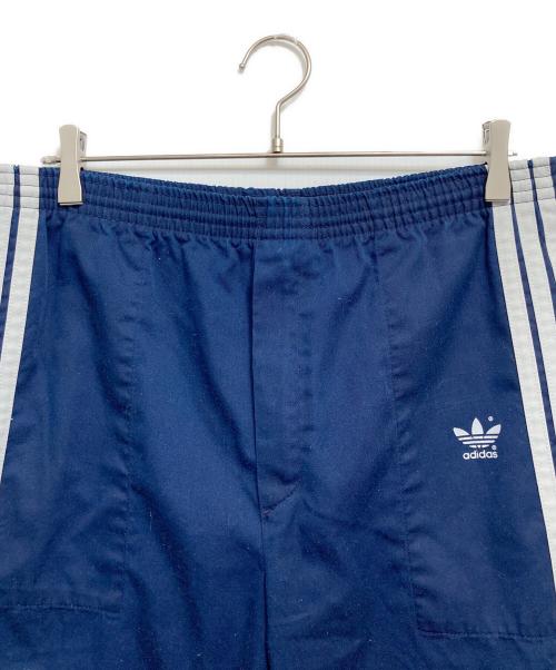 adidas（アディダス）adidas (アディダス) トラックパンツ ネイビー サイズ:M(32-34)の古着・服飾アイテム