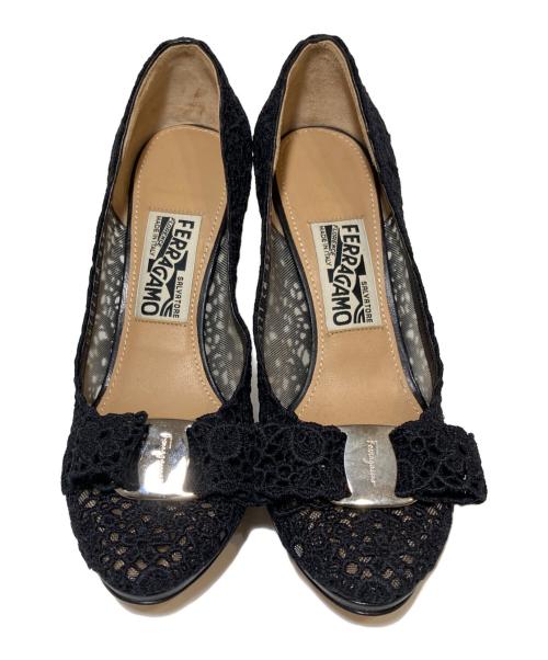Salvatore Ferragamo（サルヴァトーレ フェラガモ）Salvatore Ferragamo (サルヴァトーレ フェラガモ) ヴァラハイヒールレースパンプス ブラック サイズ:5.5の古着・服飾アイテム