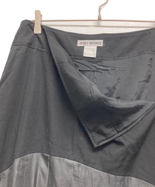 ISSEY MIYAKE（イッセイミヤケ）ISSEY MIYAKE (イッセイミヤケ) ウールポリ切替スカート　IM51FG015 ブラック サイズ:3の古着・服飾アイテム