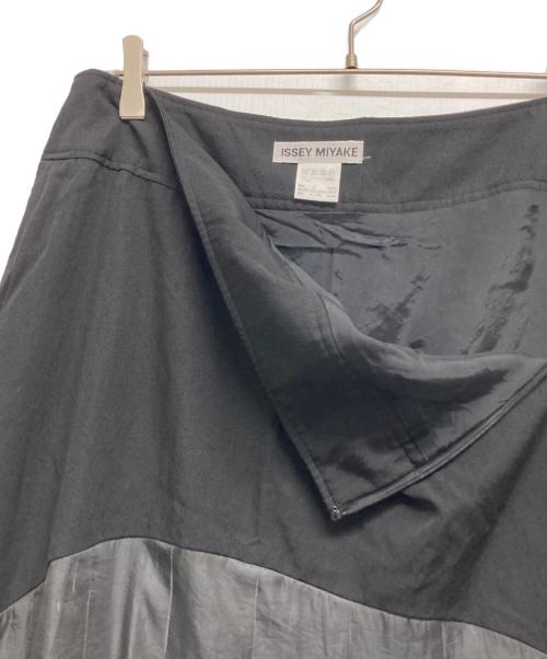 ISSEY MIYAKE（イッセイミヤケ）ISSEY MIYAKE (イッセイミヤケ) ウールポリ切替スカート ブラック サイズ:3の古着・服飾アイテム