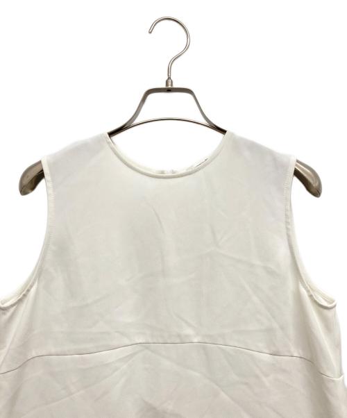 M-premierBLACK（エムプルミエブラック）M-premierBLACK (エムプルミエブラック) ソアパールコンパクトぺプラムブラウス ホワイト サイズ:36の古着・服飾アイテム