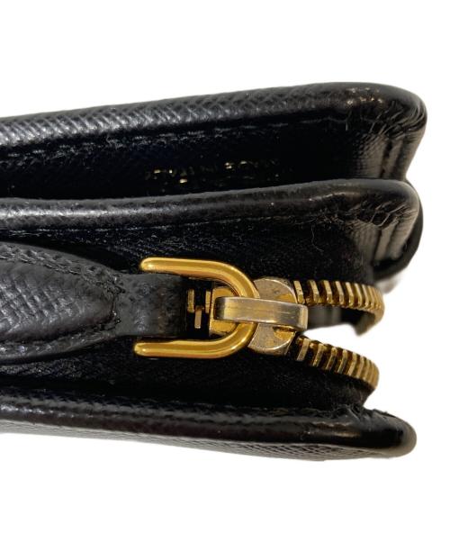 PRADA（プラダ）PRADA (プラダ) サフィアーノ折り畳み財布 ブラックの古着・服飾アイテム