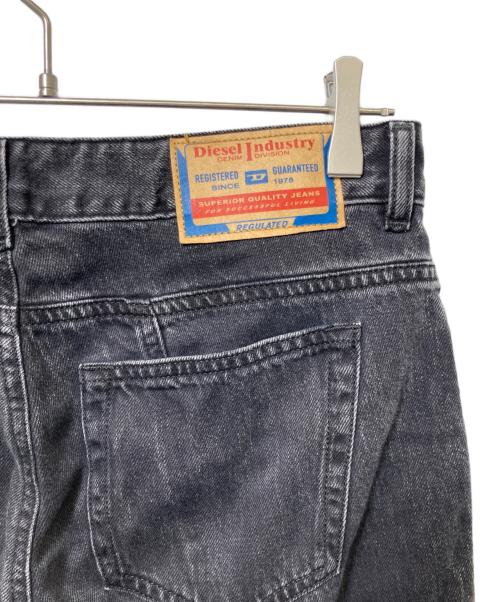 DIESEL（ディーゼル）DIESEL (ディーゼル) デニムパンツ ブラック サイズ:27の古着・服飾アイテム