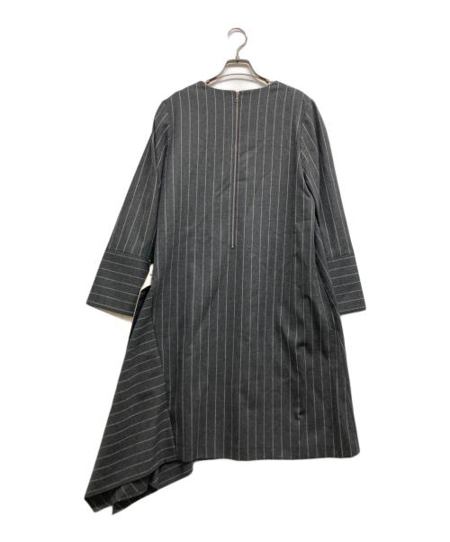ADORE（アドーア）ADORE (アドーア) ウールストライプアシンメトリーヘムワンピース グレー サイズ:38の古着・服飾アイテム