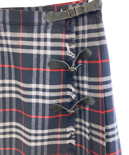 BURBERRY（バーバリー）BURBERRY (バーバリー) ノバチェックキルトスカート ネイビー サイズ:9ARの古着・服飾アイテム