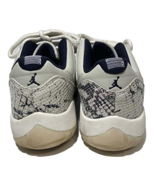 NIKE（ナイキ）NIKE (ナイキ) AIR JORDAN 11 RETRO LOW LE ライトグレー サイズ:27の古着・服飾アイテム