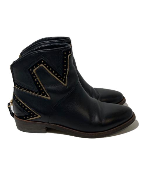 UGG（アグ）UGG (アグ) スタッズショートブーツ ブラック サイズ:6の古着・服飾アイテム