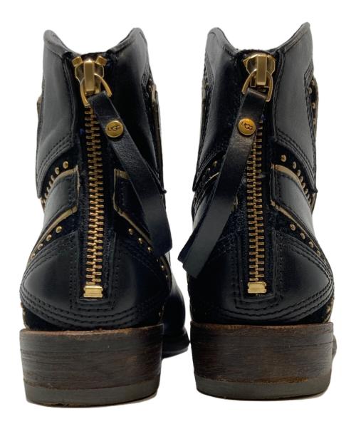 UGG（アグ）UGG (アグ) スタッズショートブーツ ブラック サイズ:6の古着・服飾アイテム