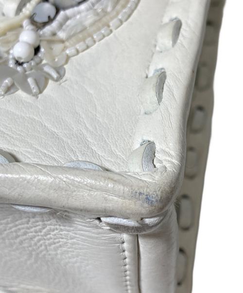 Carving Tribes（カービングトライブス）CARVING TRIBES (カービングトライブス) ビジューショルダーバック ホワイトの古着・服飾アイテム