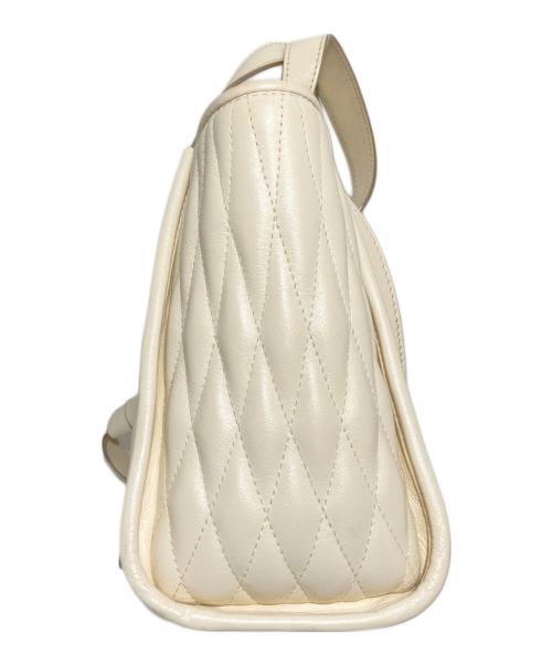 BALLY（バリー）BALLY (バリー) キルティングハンドバッグ アイボリーの古着・服飾アイテム