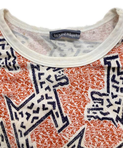 ISSEY MIYAKE（イッセイミヤケ）ISSEY MIYAKE (イッセイミヤケ) 総柄カットソー レッド サイズ:Mの古着・服飾アイテム