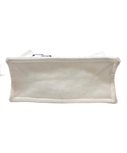 patou（パトゥ）Patou (パトゥ) ショルダーバッグ ホワイトの古着・服飾アイテム