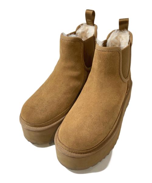 UGG（アグ）UGG (アグ) プラットフォームチェルシーブーツ ベージュ サイズ:25の古着・服飾アイテム