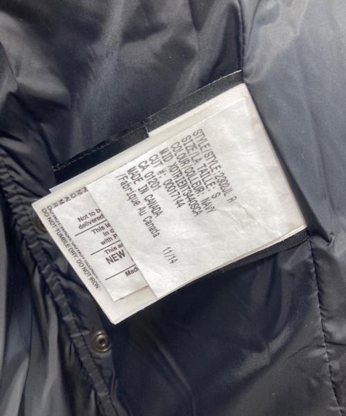 CANADA GOOSE（カナダグース）CANADA GOOSE (カナダグース) ダウンコート ネイビー サイズ:Sの古着・服飾アイテム