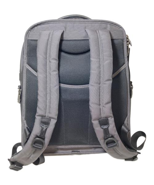 TUMI（トゥミ）TUMI (トゥミ) リュック グレーの古着・服飾アイテム