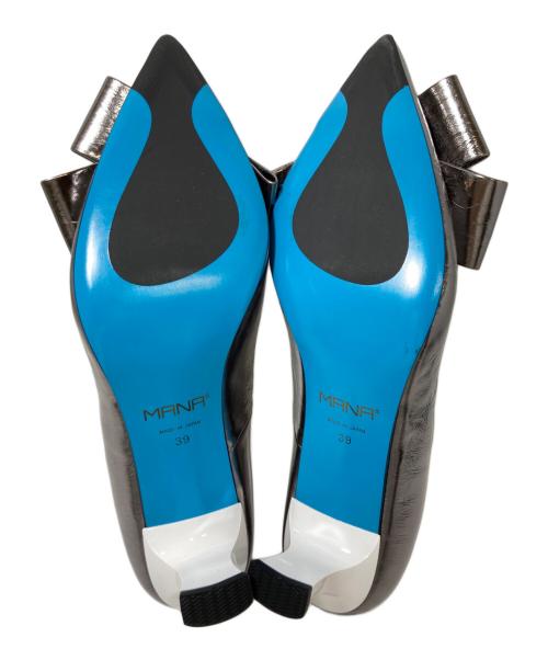 MANA（マナ）MANA (マナ) リボンパンプス シルバー サイズ:24.5の古着・服飾アイテム