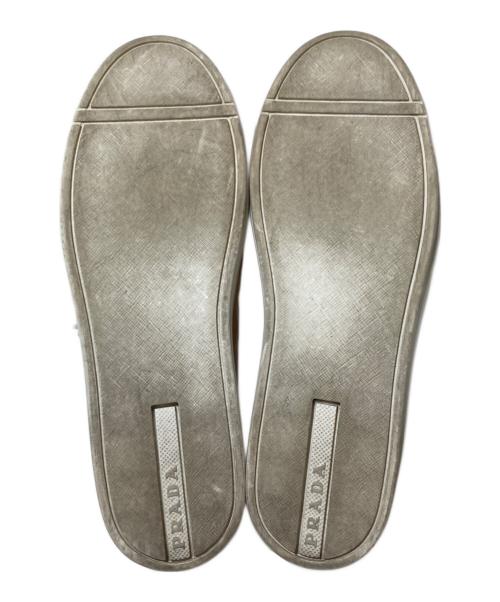 PRADA（プラダ）PRADA (プラダ) ローカットスニーカー ベージュ サイズ:23.5の古着・服飾アイテム