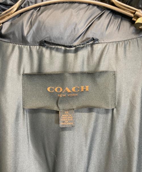 COACH（コーチ）COACH (コーチ) ラクーンファー付ベルテッドダウンコート ブラック サイズ:XSの古着・服飾アイテム