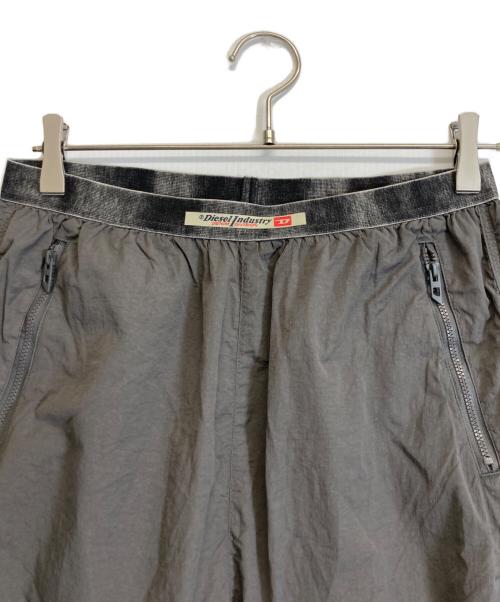 DIESEL（ディーゼル）DIESEL (ディーゼル) ナイロンパンツ グレー サイズ:40の古着・服飾アイテム