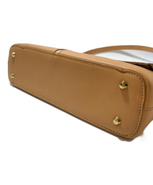 BURBERRY（バーバリー）BURBERRY (バーバリー) ショルダーバッグ ベージュの古着・服飾アイテム