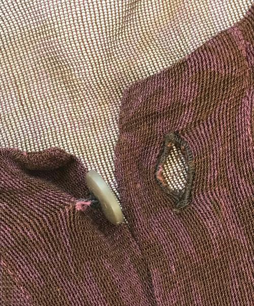 ISSEY MIYAKE PERMANENT（イッセイミヤケパーマネント）ISSEY MIYAKE PERMANENT (イッセイミヤケパーマネント) シアーロングカーディガン レッド サイズ:Mの古着・服飾アイテム