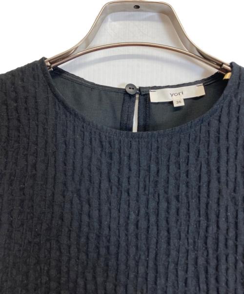 YORI（ヨリ）yori (ヨリ) リボンフクレフレア半袖ブラウス ブラック サイズ:３６の古着・服飾アイテム