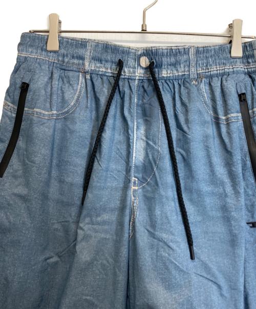 DIESEL（ディーゼル）DIESEL (ディーゼル) デニムプリントナイロンパンツ インディゴ サイズ:Mの古着・服飾アイテム