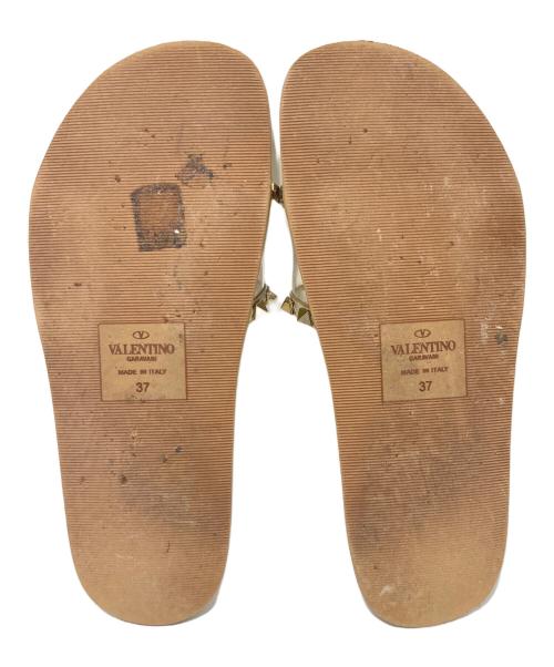 VALENTINO（ヴァレンティノ）VALENTINO (ヴァレンティノ) スタッズサンダル ゴールド サイズ:37の古着・服飾アイテム