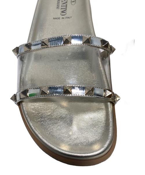 VALENTINO（ヴァレンティノ）VALENTINO (ヴァレンティノ) スタッズサンダル ゴールド サイズ:37の古着・服飾アイテム